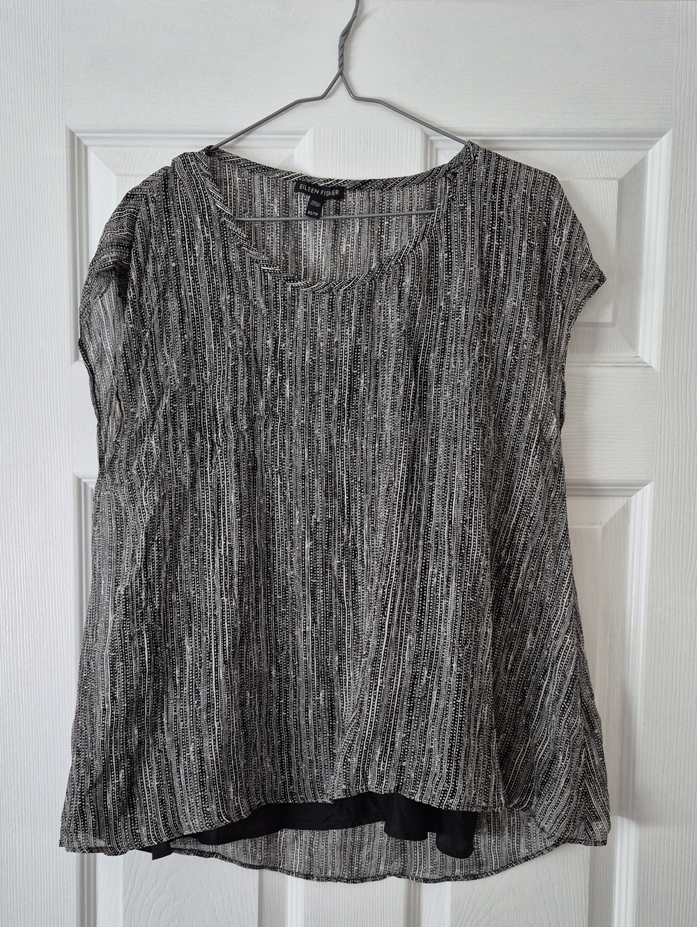 Eileen Fisher Black and Cream Patterened Silk Cap Sleeve Blouse